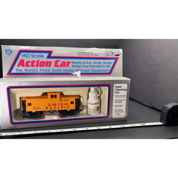 IHC Vintage HO Scale ACTION CAR Union Pacific Track Cleaning Car & Fluid NOS - Picture 2 of 11